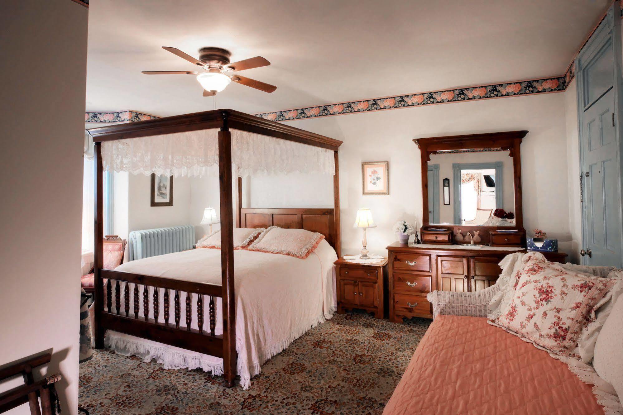 Antoinette'S Apartments & Suites Cape May Kültér fotó